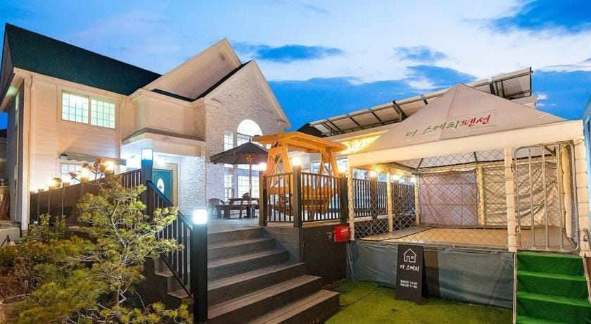 Daebudo The Sketch Pension Bed and Breakfast in Gyeonggi-do