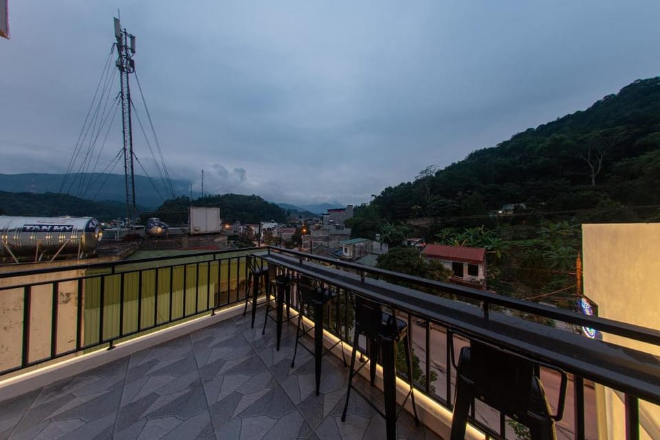 Strawberry Ha Giang Loop - Twin Bed Room Apartment in Vietnam