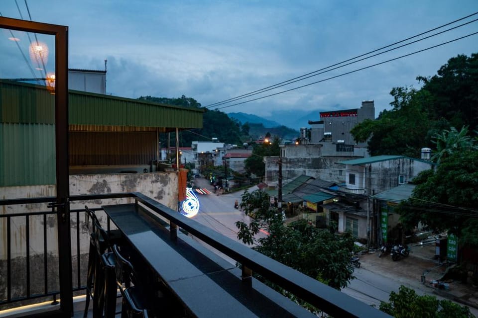 Strawberry Ha Giang Loop - Twin Bed Room Apartment in Vietnam