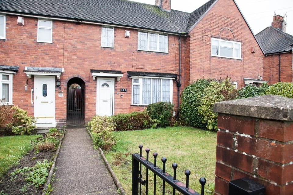 Knutton house|Stylish & Modern|Contractor stays Vacation rental in Newcastle-under-Lyme