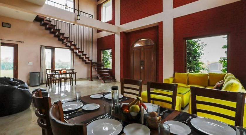 Alaya Stays 3 BHK Farmhouse wit Pvt Pool & Garden - Anantara Vacation rental in Haryana