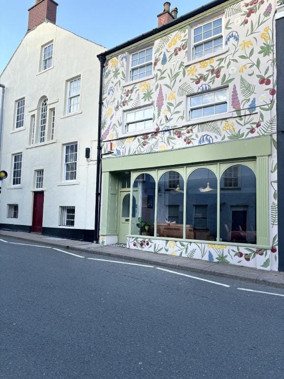 Hardy Hideaway Apartment in England