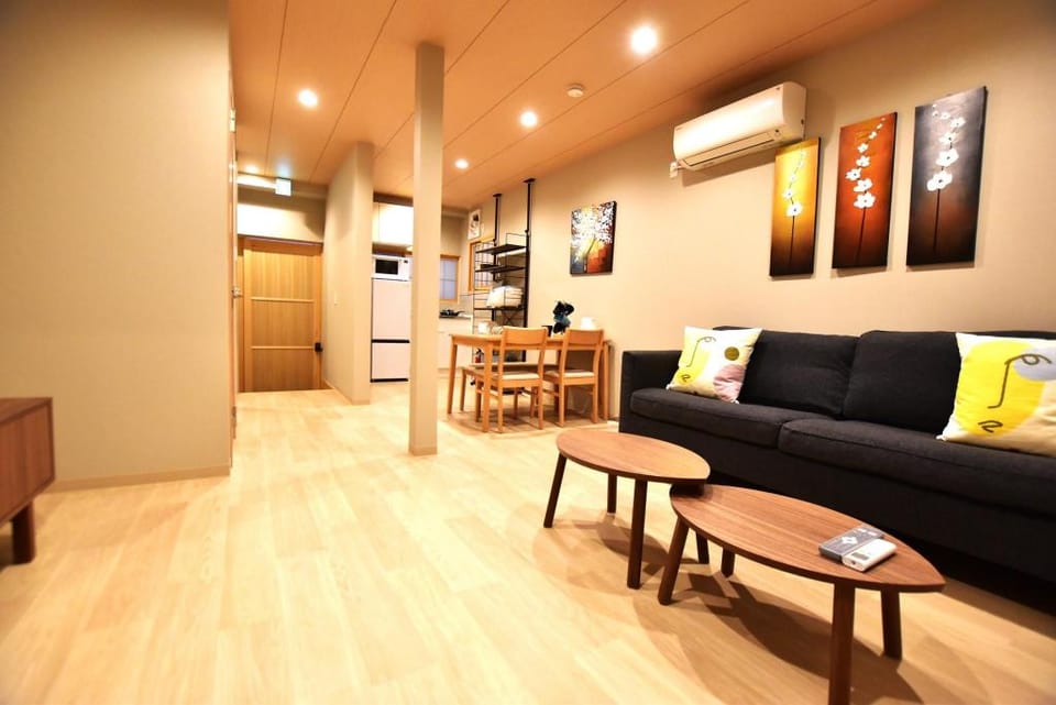 Tamatsukan/JR Tsuruhashi 7 mins/ Early Check in Vacation rental in Osaka