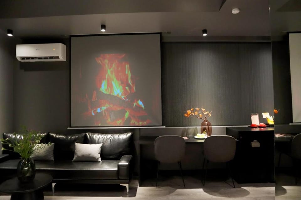 Kin Wander Tan Binh, The Mountain Apartment in Ho Chi Minh City