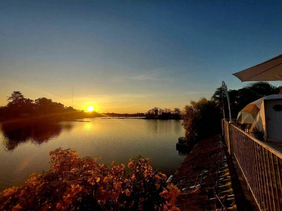 Sunset Lagoon Wangnamkiew Vacation rental in Laos