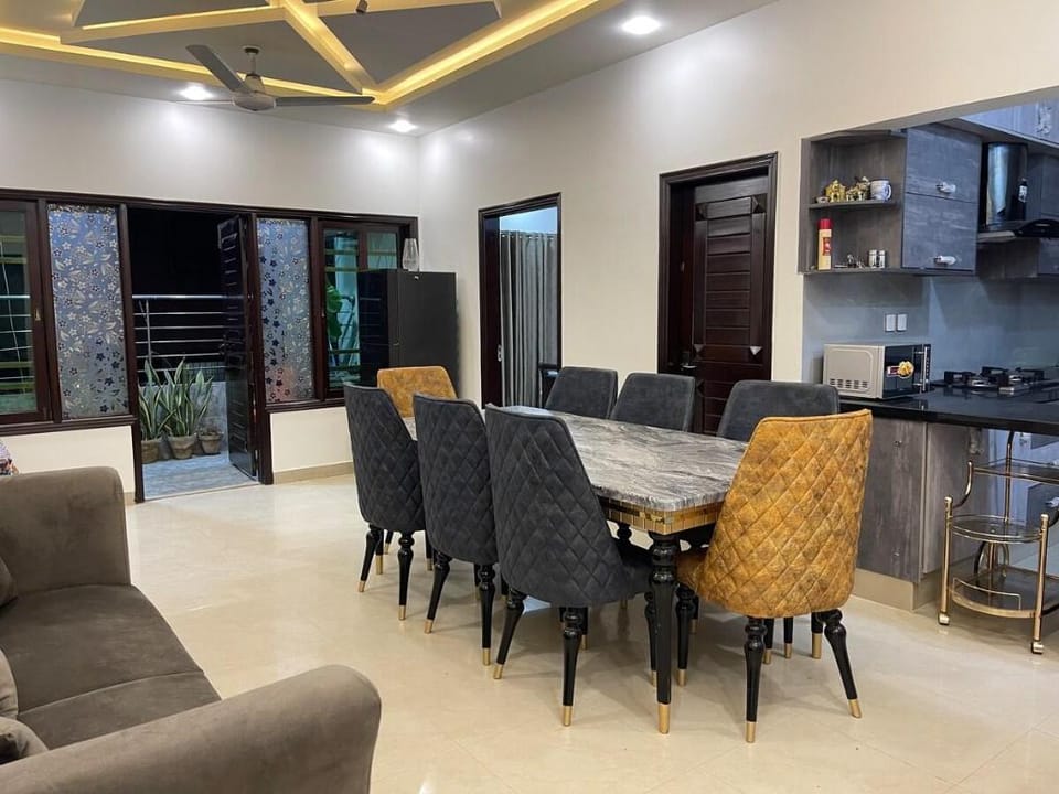 Luxury Apartment In DHA Karachi Vacation rental in Karachi