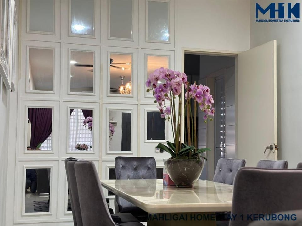MAHLIGAI HOMESTAY 1KRUBONG Vacation rental in Malacca