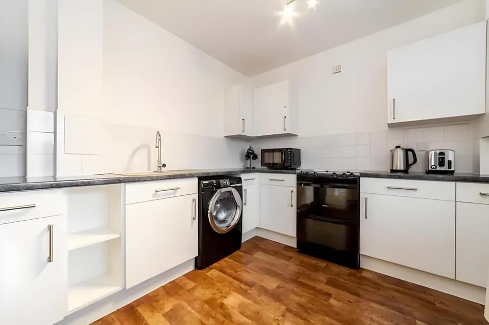 Stunning Flat with Private Balcony & Free Parking Apartment in London Borough of Lewisham