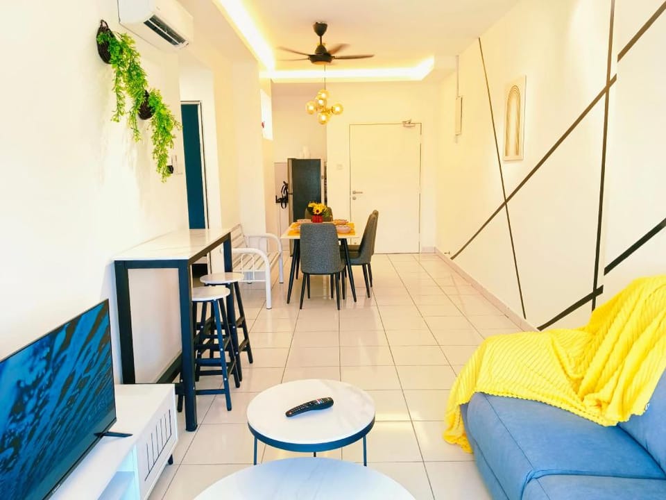 Kulai Merpati Indah Apt 17 5B11Pax near IOI AEON Apartment in Johor