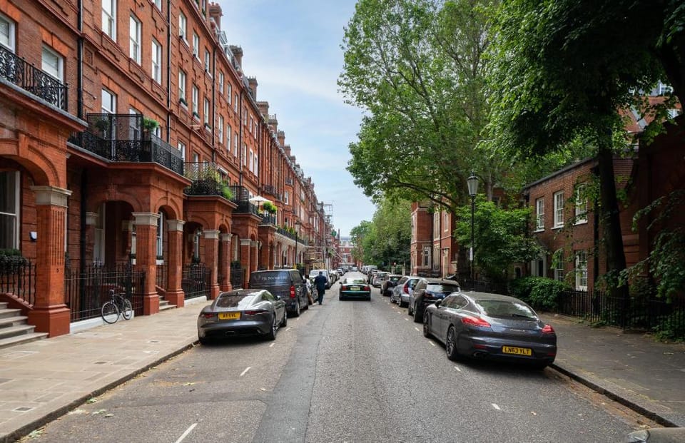 Super Chelsea / Knighstbridge 2 bed Apartment Apartment in City of Westminster