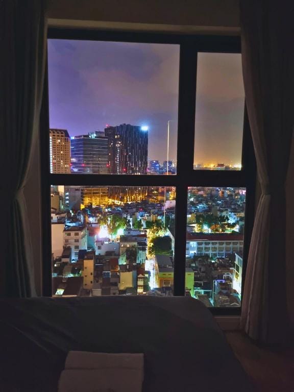 RoseHouse - PoolView #  2BR # Central Location Apartment in Ho Chi Minh City