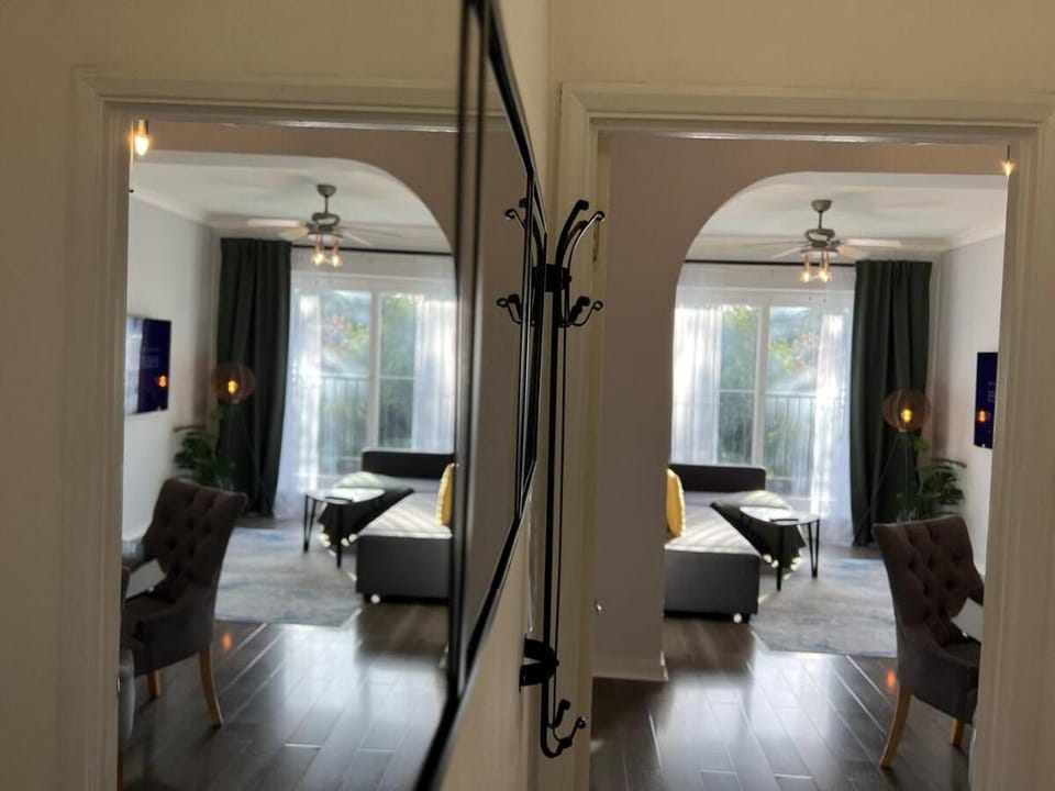 Central & Cosy Flat Next To Station & Shops Apartment in London
