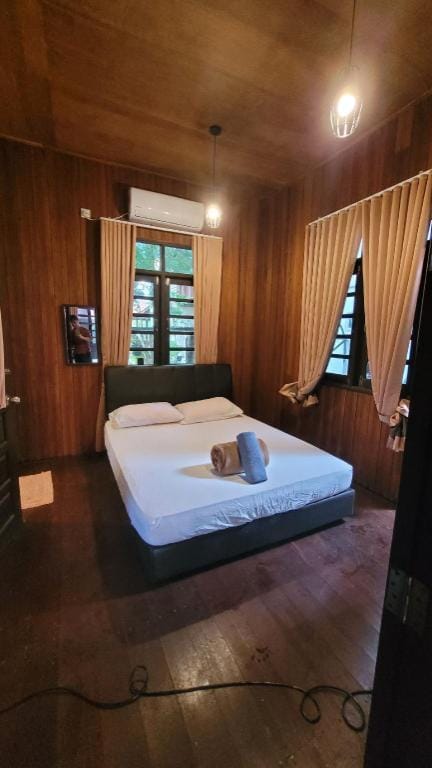Seraya•Zaki's Residence• Marang,•Terengganu Vacation rental in Terengganu, Malaysia