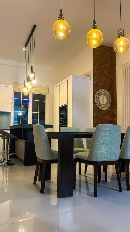The Way Better than Hotel - Kevzz Villa Apartment in Negombo