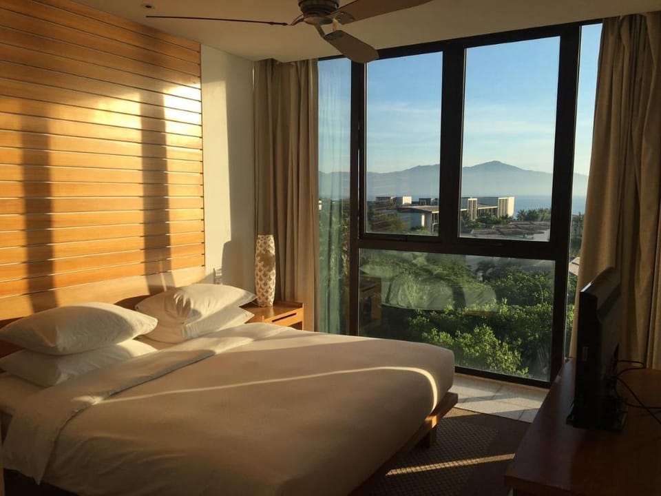 Lac Lac Booking| 3BRs Ocean View in Resort Da Nang Apartment in Hoa Hai