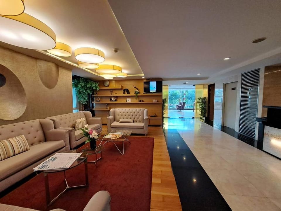 5 minutes to BTS Phrom phong and shopping mall Apartment in Bangkok