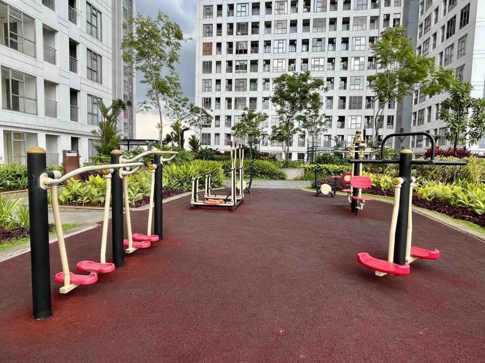 Family friendly 2-Bedroom Apt M-Town near Mall Apartment in West Java