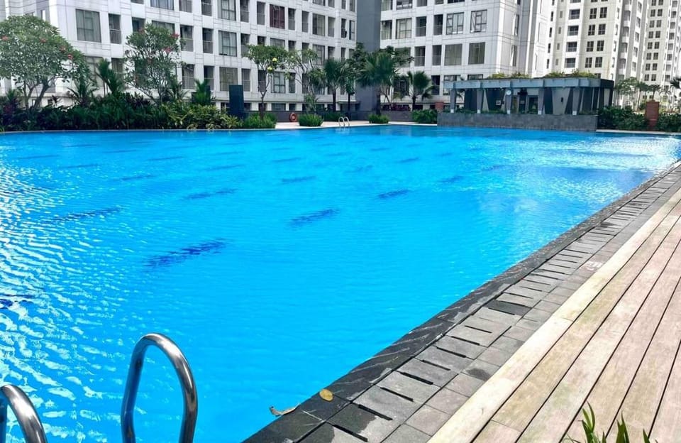 Family friendly 2-Bedroom Apt M-Town near Mall Apartment in West Java