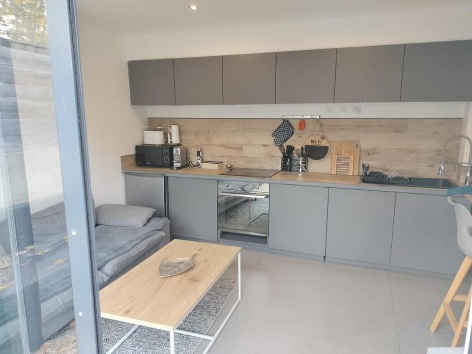 4 min Orléans 
maisonnette 
jardin
parking
privé Vacation rental in Centre-Val de Loire