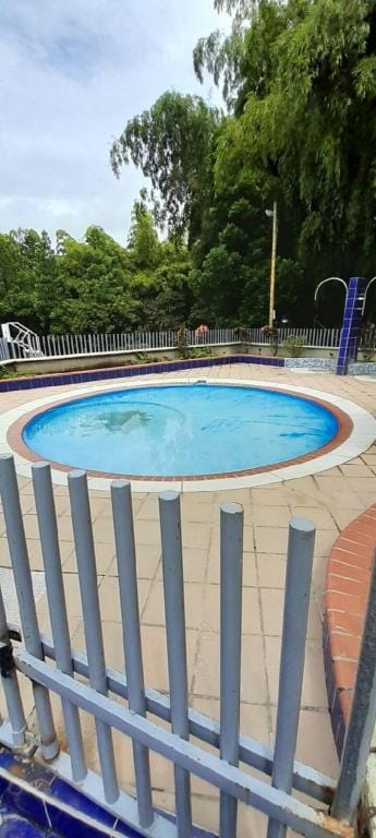 Apto con piscina infantil min del parque del cafe Apartment in Armenia
