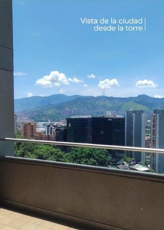 Apto via Palmas piscina cerca a Lleras y Provenza Apartment in Medellin