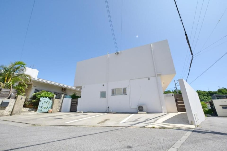 Comfort Stay> Accommodates up to 10 people! Relax with two families or friends in Okinawa. Villa in Okinawa Prefecture