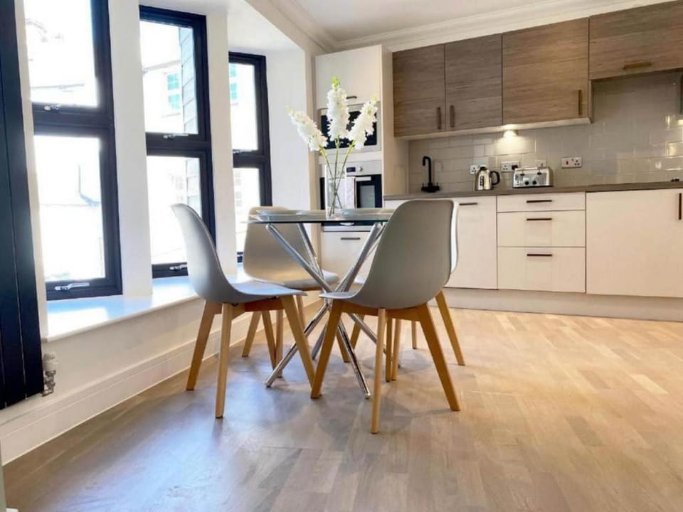 Modern Stylish 2 bedroom 2 bath Apt02 in Rochester Apartment in Rochester
