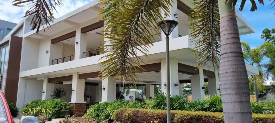Cozy Condo: Clean, 24/7 Security Vacation rental in Davao City