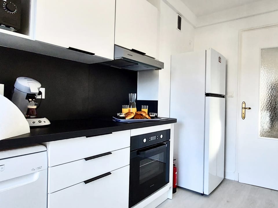clat Mditerranen - Netflix Apartment in Cagnes-sur-Mer