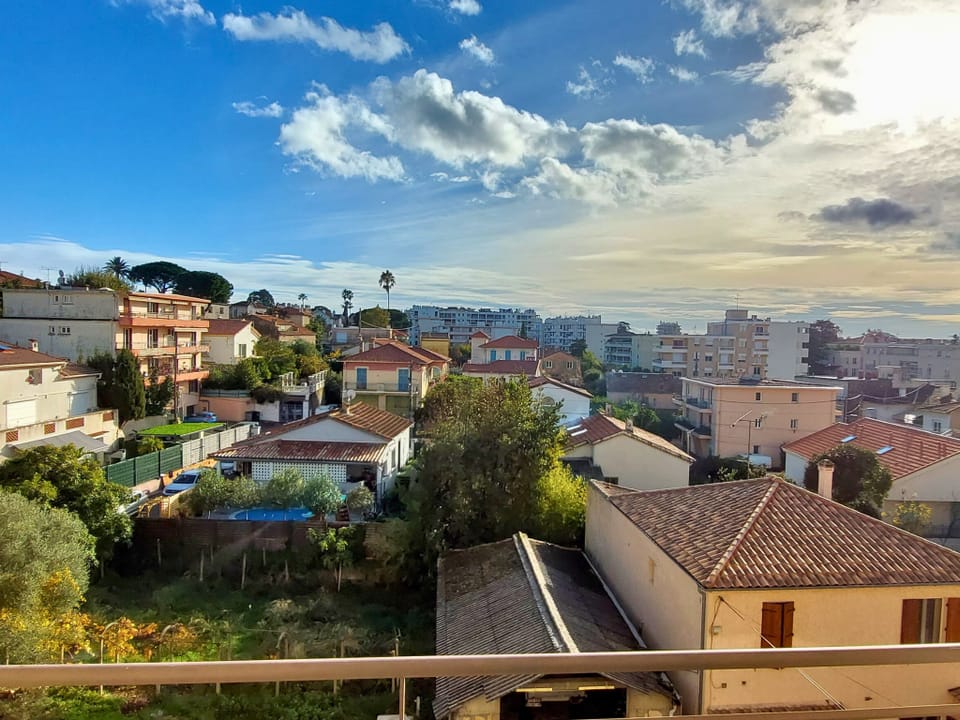 clat Mditerranen - Netflix Apartment in Cagnes-sur-Mer