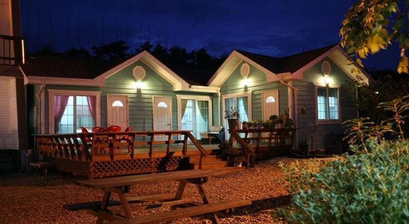 Silver Glowing Sea Pension Bed and Breakfast in South Korea