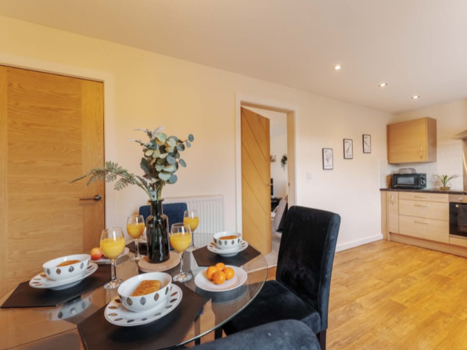 Perfect for Families & Contractors - FREE Parking! Vacation rental in Leeds