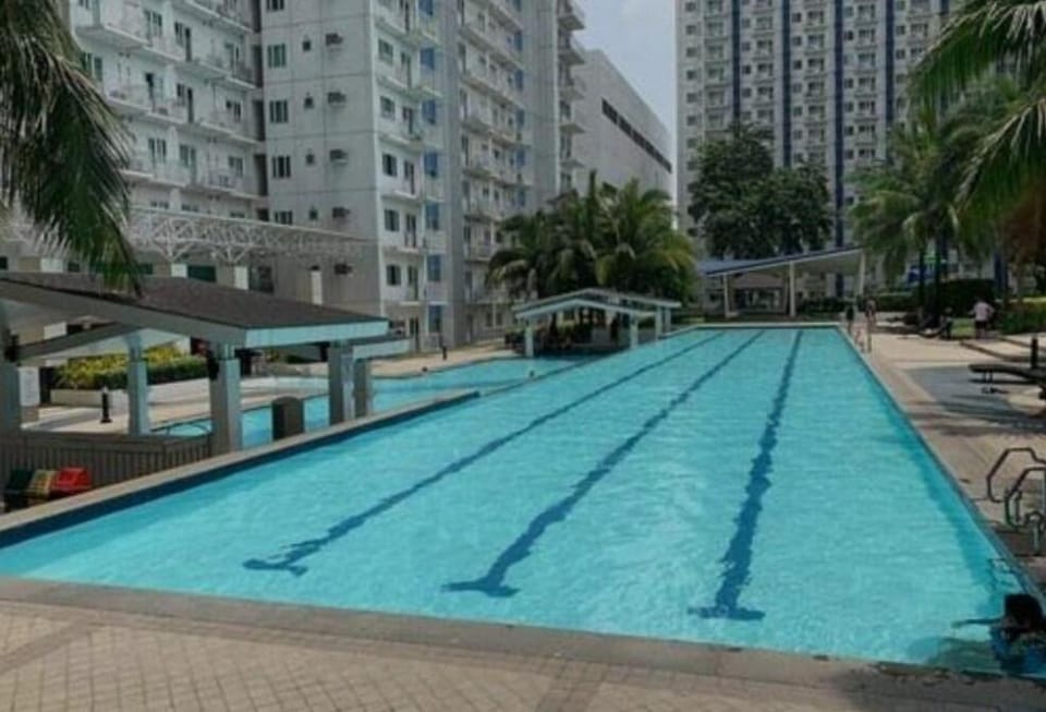 SerThomasSmartPad @ The Grass Residences, SM North Bridgeway, MRT & Transport Hub Vacation rental in Quezon City