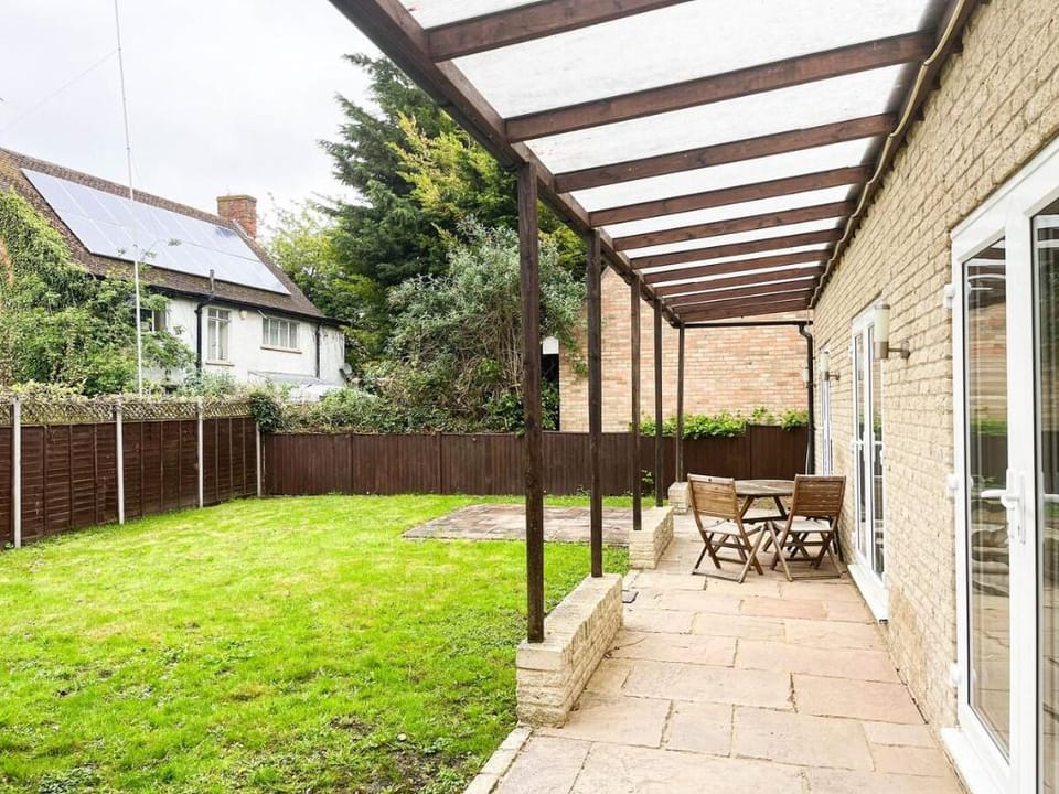 Luxury 4-bed in Oxford with 2x parking & garden Vacation rental in Oxford