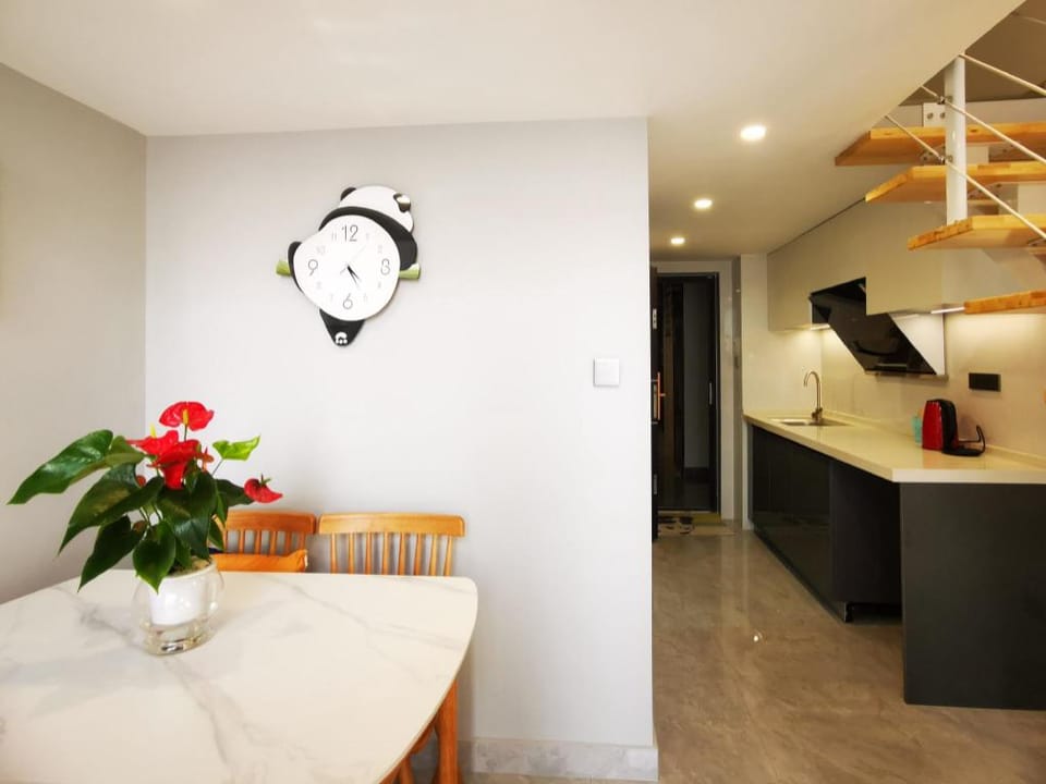 Panda ZuoKe Visitor Apartment / Xiongmao Zuoke Homestay Apartment in China