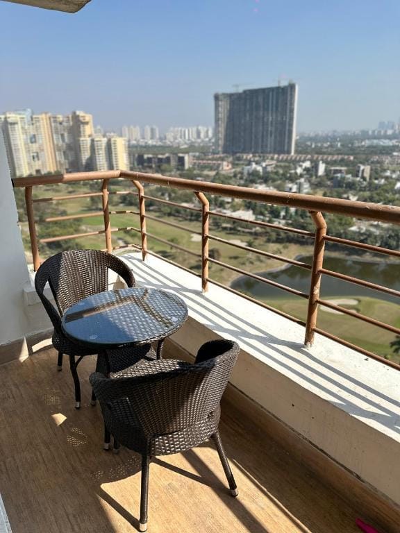 Mi Casa - Luxury Apartments ,2 Bedroom Apartment Apartment in Noida