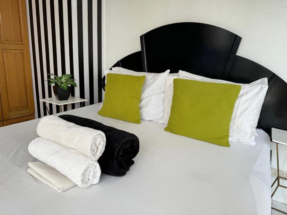Skyline View Suite across Greenbelt  Apartment in Pasay