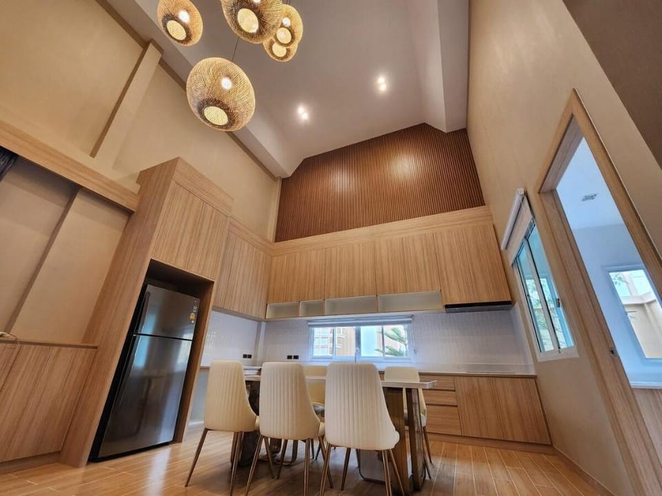 SWAY POOL VILLA, Spacious Living Room, King Beds Villa in Pattaya City