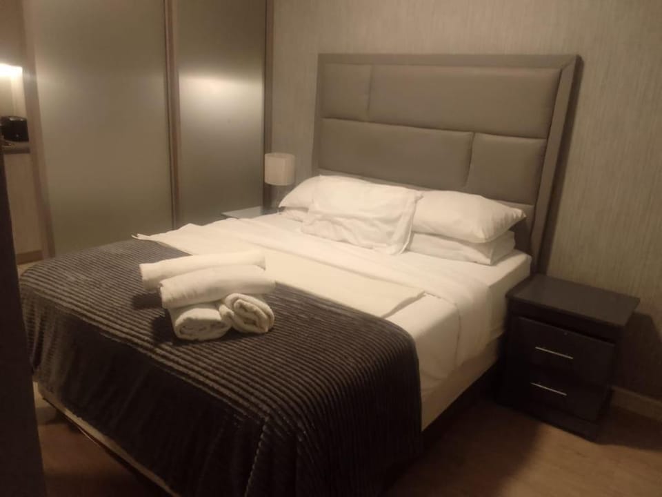 La Rosch Rosyka Royale Rosebank Apartment in Johannesburg