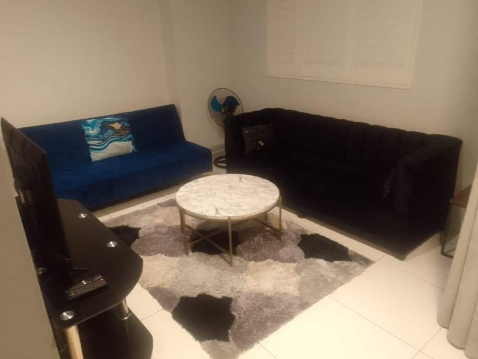 La Rosch Rosyka Royale Rosebank Apartment in Johannesburg