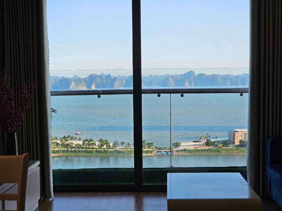 Căn hộ 3Br-view Vịnh Hạ Long-toà Greenbay Premium Apartment in Laos