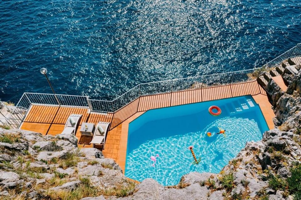 Villa Eris: a picco sul mare con piscina e spa Villa in Campania