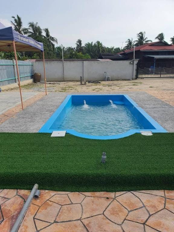 La Familia Homestay @ Bagan Datuk Vacation rental in Perak
