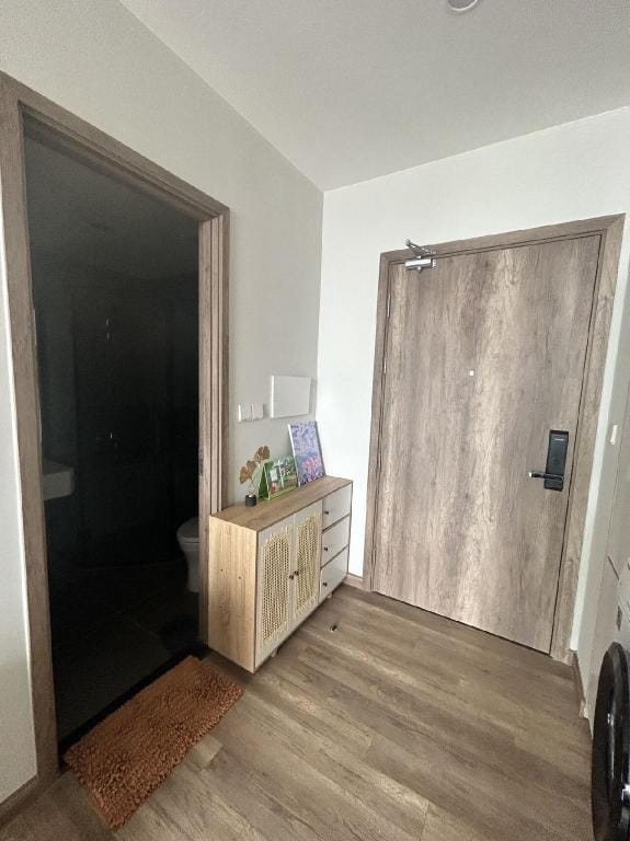 Moderm  & convinient 2 bedrooms at Ecopark Apartment in Laos