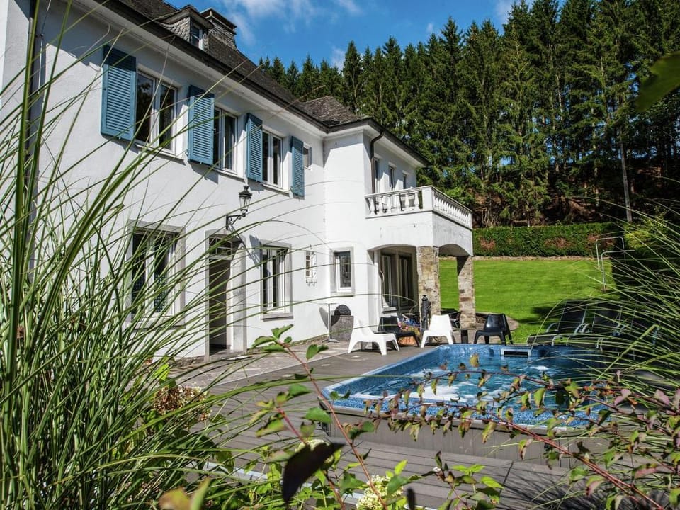 Luxurious countryside holiday home with garden Vacation rental in Wallonia, Belgium