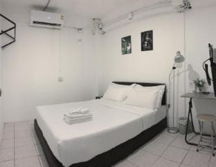 Gfeel Hostel (Private bedrrom and bathroom) Apartment in Bangkok