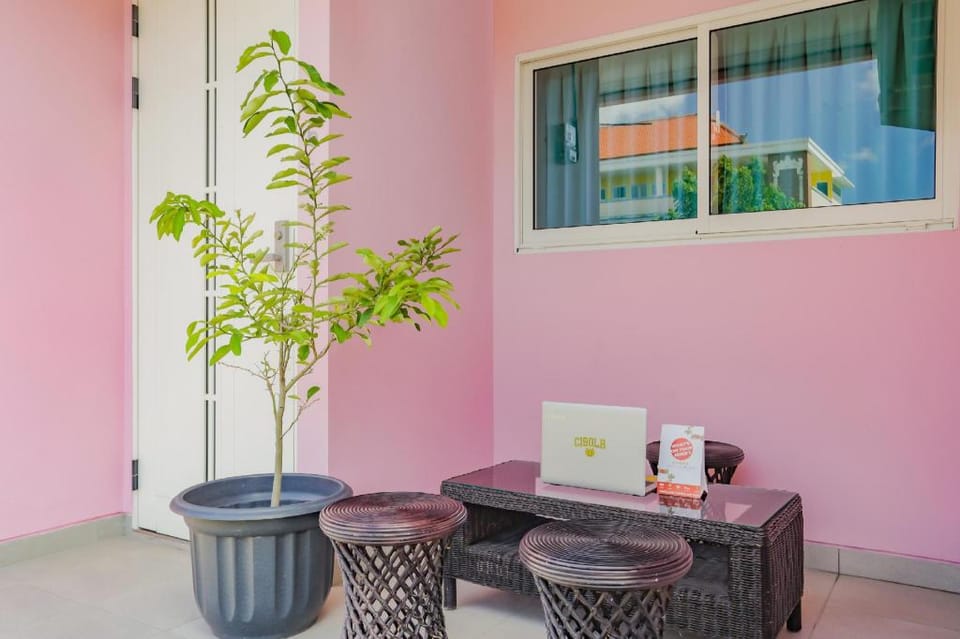 OYO 90568 Kawaii Apartment Hotel in Kuta Selatan