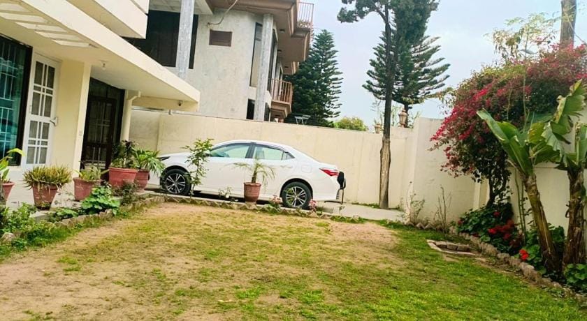 Luxury Moon Guest House Hotel in Islamabad