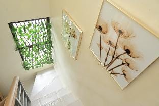 Elle's Place near Dumaguete Airport (Hyacinth) Vacation rental in Central Visayas