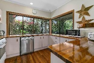 The Beach House, Sunshine Beach Vacation rental in Sunrise Beach